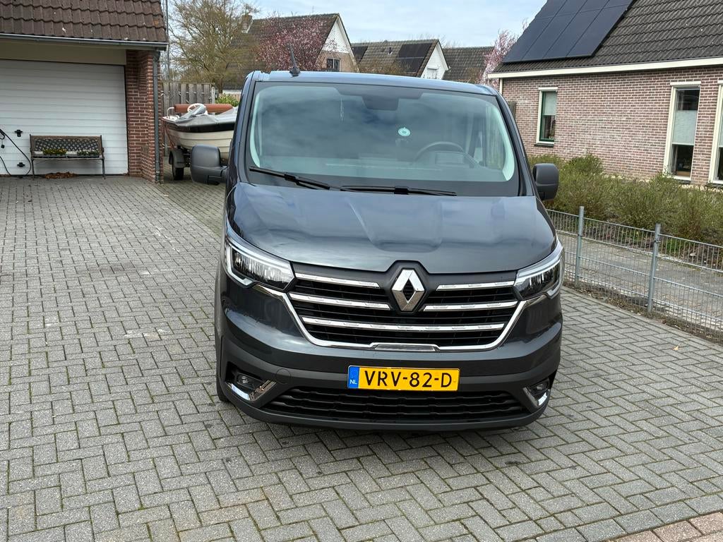 Renault Trafic 2022 dubbele cabine. Nette bus!!, Voorwielaandrijving, 4 cilinders, Renault, Grijs