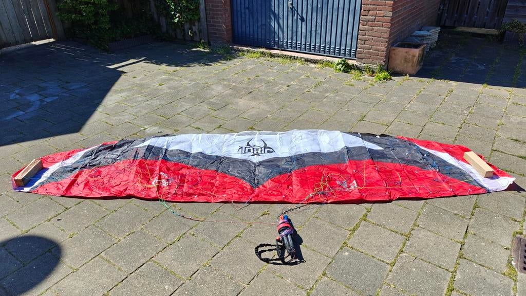 HQ Toxic 4m powerkite, Ophalen of Verzenden, Zo goed als nieuw, Vierlijns, Vlieger