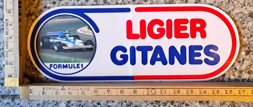 Vintage sticker Ligier Gitanes formule 1 foto tabak, Verzamelen, Stickers, Zo goed als nieuw, Ophalen of Verzenden