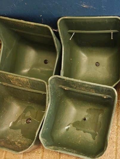Drinkbak of voerbak voor paarden/ pony's of geiten ofzo, Dieren en Toebehoren, Ophalen, Gebruikt