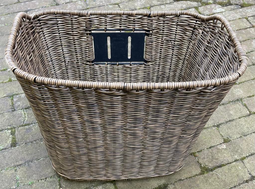 Rieten fietsmand mand riet fiets voor of achter 8e, Ophalen of Verzenden, Zo goed als nieuw