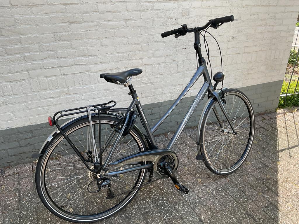 Giant Damesfiets 28 inch, 56 cm frame, 24 versnellingen, Ophalen, Gebruikt, Velgrem, Versnellingen