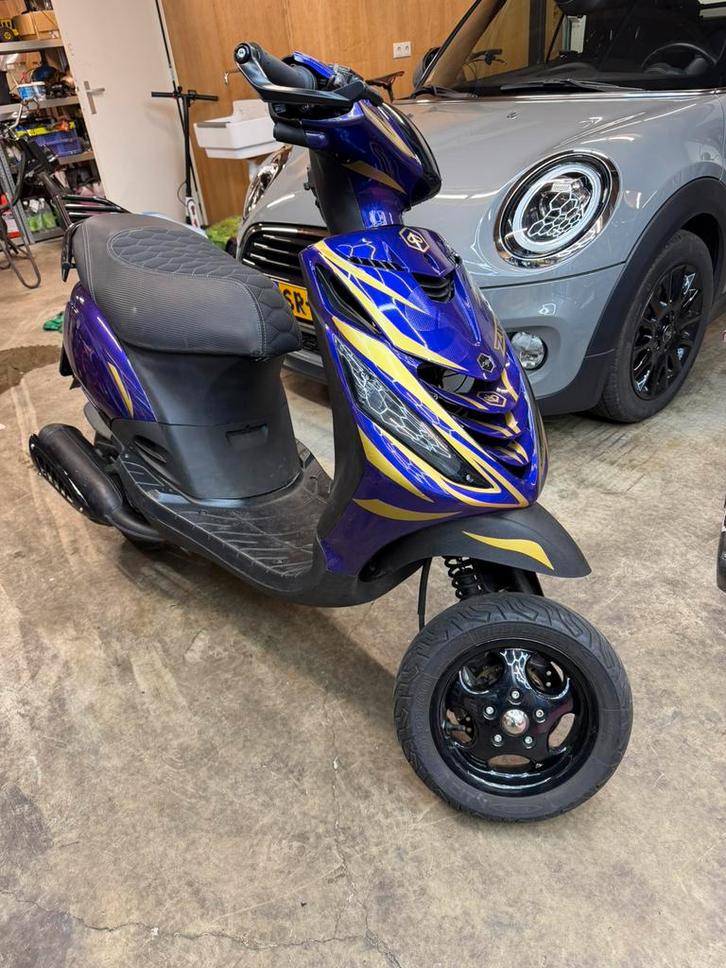 Nette zip 172 ac brom, Fietsen en Brommers, Scooters | Piaggio, Zo goed als nieuw, Zip, Tweetakt, Ophalen of Verzenden