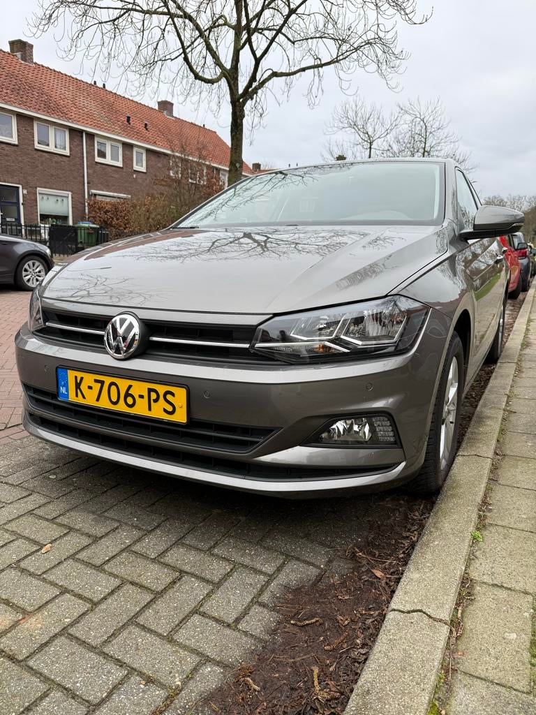 Volkswagen Polo 1.0 TSI 95pk 2021 Grijs, Auto's, Voorwielaandrijving, Zwart, 95 pk, 1055 kg