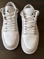 Nike Air Jordan, Wit, Ophalen of Verzenden, Sneakers of Gympen, Zo goed als nieuw