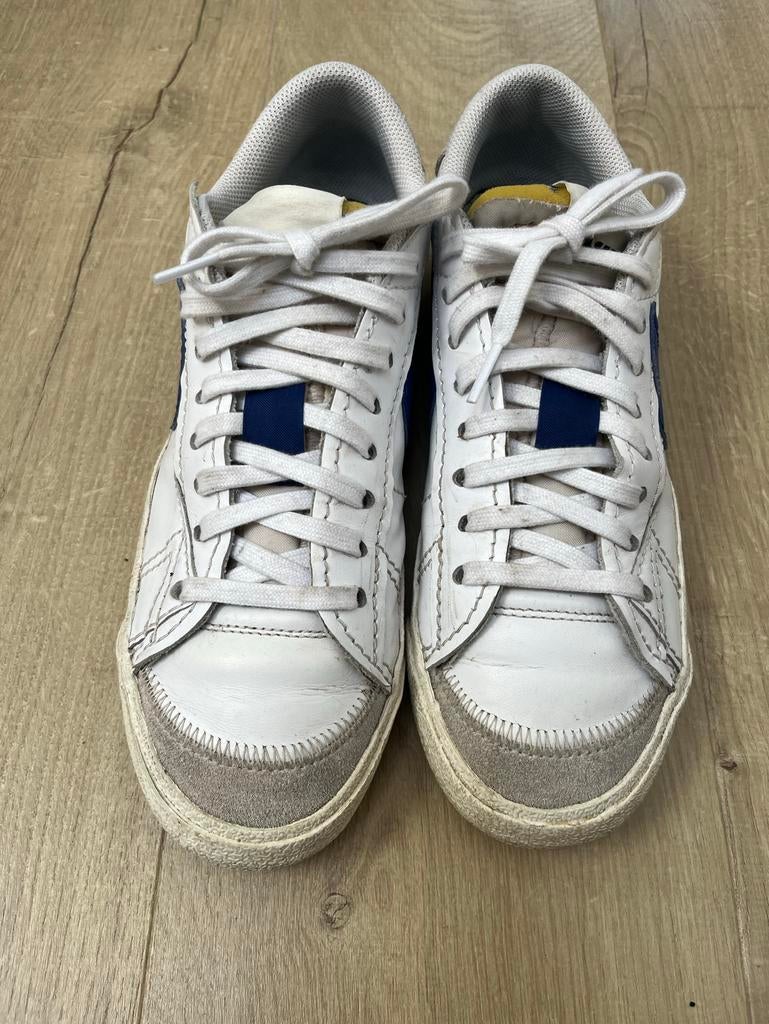Nike Blazer ‘77 Jumbo low mt 43, Ophalen of Verzenden, Gedragen, Wit, Sneakers of Gympen