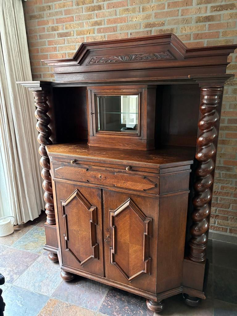 Antieke houten kast met gedraaide pilaren, Antiek en Kunst, Ophalen