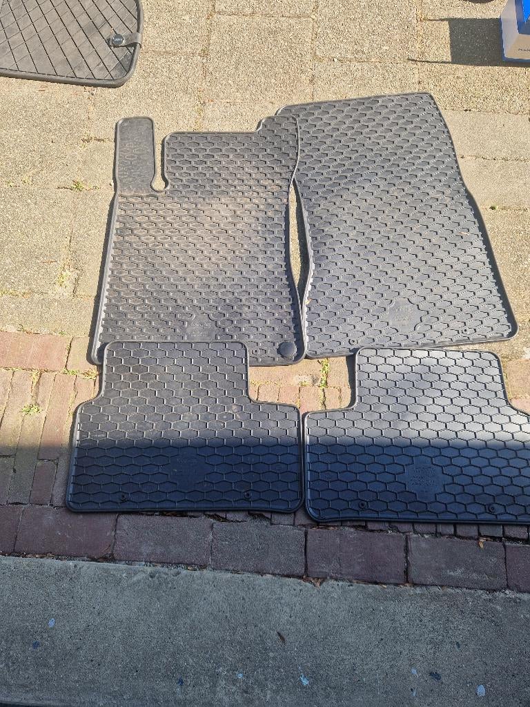 Rubber mattenset mercedes cla shooting brake, Ophalen, Gebruikt