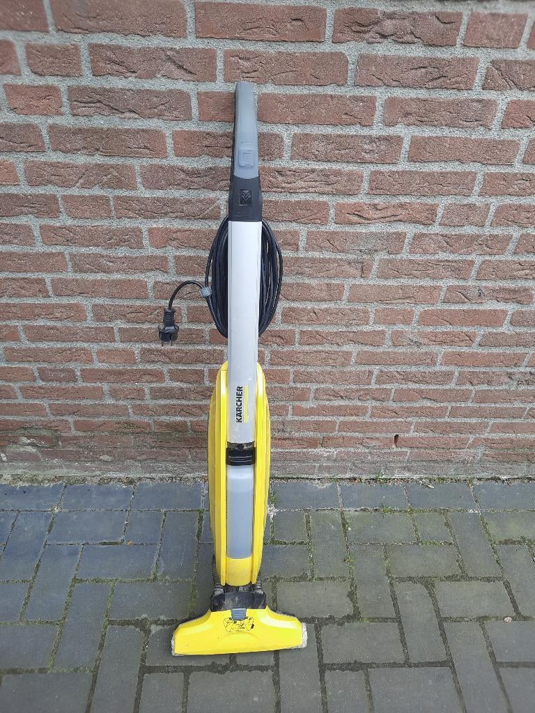 Kärcher vloerreiniger – werkt goed – compleet, Ophalen, Mop of Dweil
