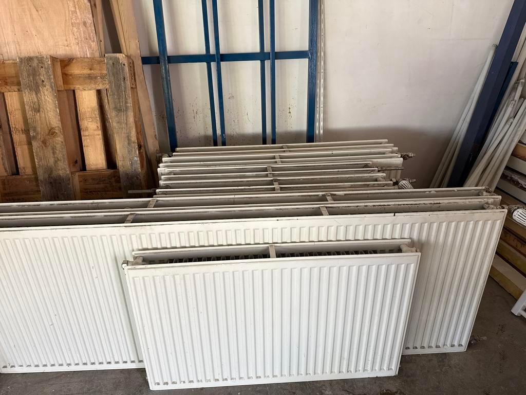 Diverse radiatoren en handdoekradiator te koop, Doe-het-zelf en Verbouw, Verwarming en Radiatoren, Ophalen, Gebruikt, Radiator