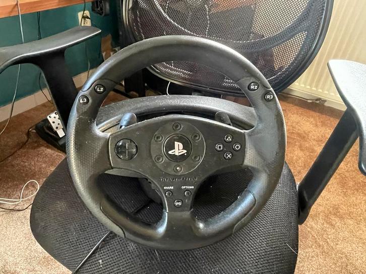 Thrustmaster T80 Racing Wheel en Pedalen voor PlayStation, Spelcomputers en Games, Spelcomputers | Sony PlayStation Consoles | Accessoires