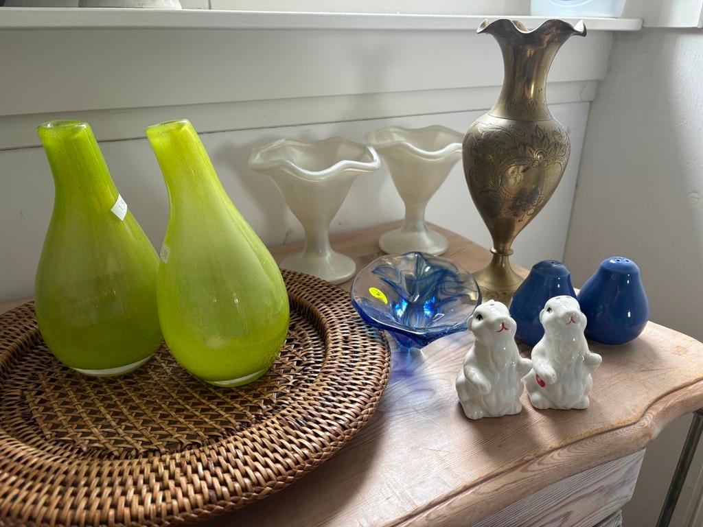 Tas met gratis spullen, moet in één keer mee., Ophalen, Zo goed als nieuw, Rechthoekig, Hout