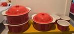 Set nieuwe rode ovenschalen/pannen, Ophalen of Verzenden, Nieuw, Gietijzer, Pannenset