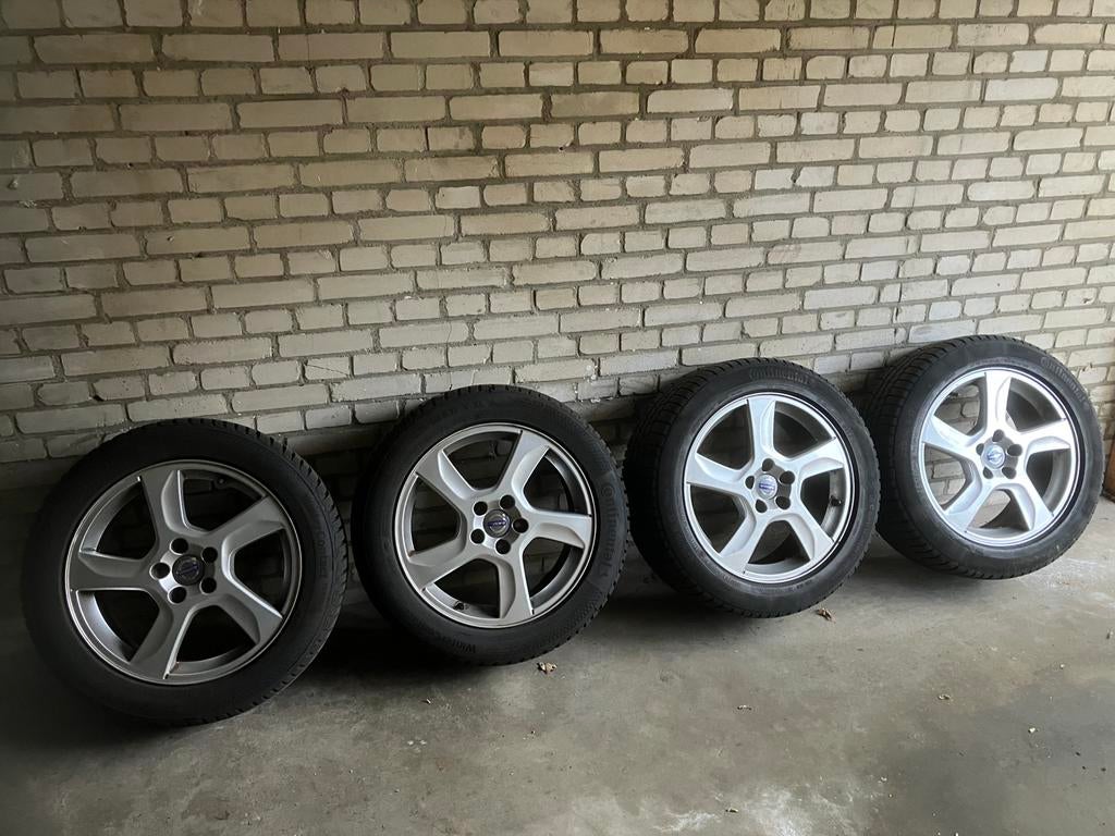 Velgen V70 met Continental Winter Contact winterbanden, Ophalen