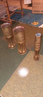 Drie koperen hulzen  met reliëf 1943, Ophalen