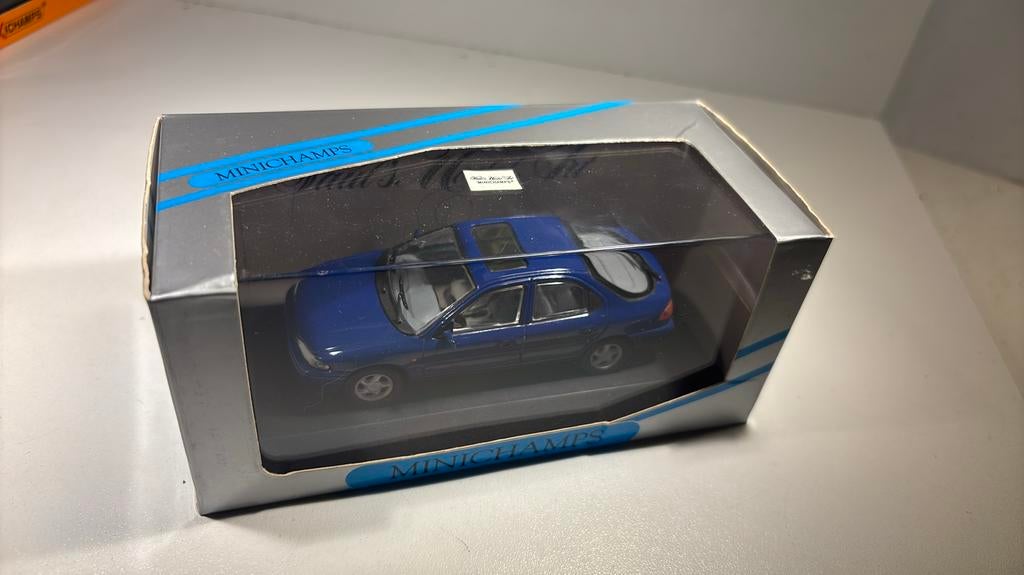 Ford mondeo bleu minichamps 1.43, Auto, Ophalen of Verzenden, MiniChamps, A