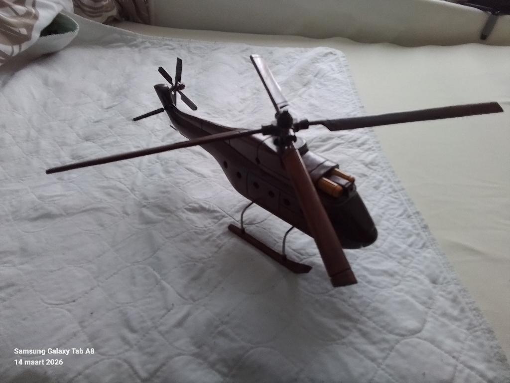 2 verschillende houten helicopters, Ophalen of Verzenden