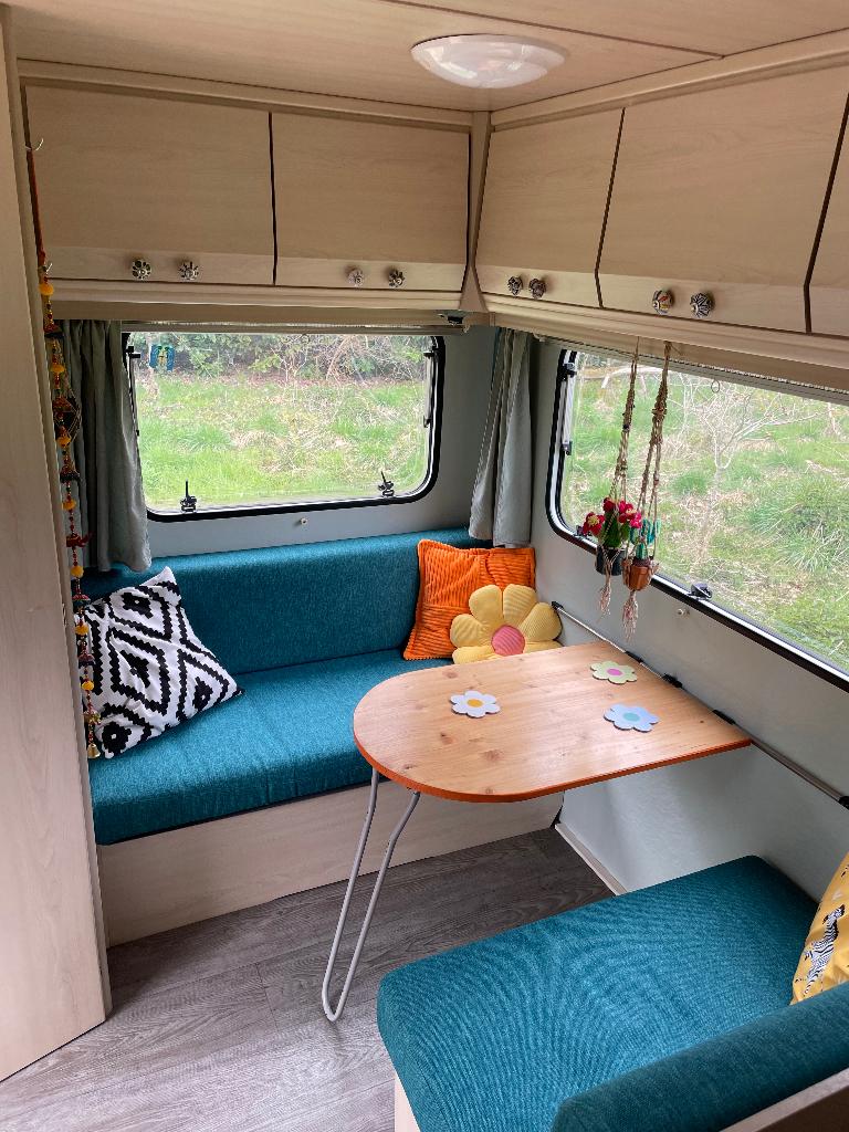 Gepimpte Caravelair caravan, Caravans en Kamperen, Queensbed, Kachel, Treinzit, Particulier