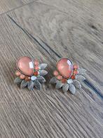 Zilverkleurige oorbellen stekers waaiervorm met stenen, Sieraden, Tassen en Uiterlijk, Piercings, Ophalen of Verzenden, Zo goed als nieuw