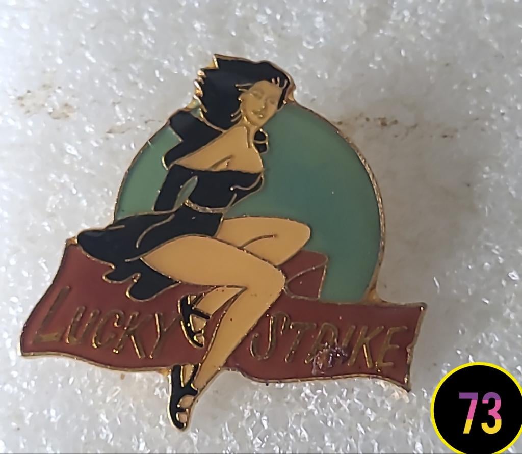 Lucky Strike pin met dame, Verzenden