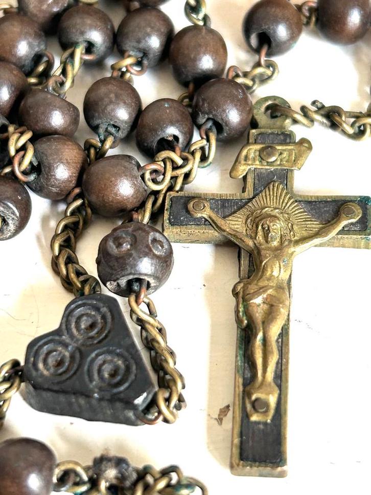 Antiek koperen rozenkrans met houten kralen, Antiek en Kunst, Antiek | Religie, Ophalen
