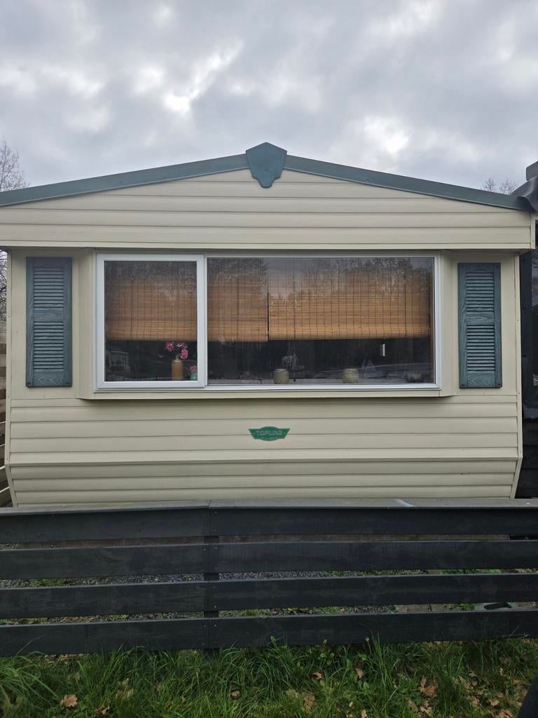 Stacaravan met ruime veranda en schuur, Caravans en Kamperen