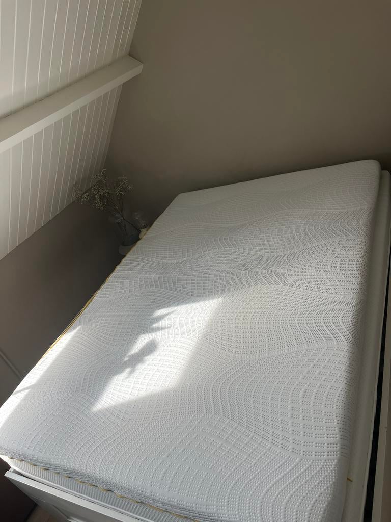Topper: B Bright Gel (koudschuim) Beterbed 140x200 (+matras), Ophalen, Zo goed als nieuw, Eenpersoons, 140 cm