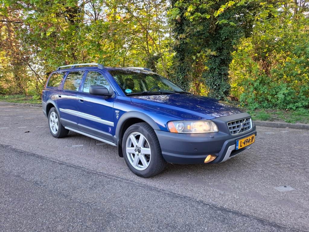 Volvo XC70 D5 AWD 2005 Ocean Race, Auto's, Volvo, Automaat, 1694 kg, 1800 kg, Zwart