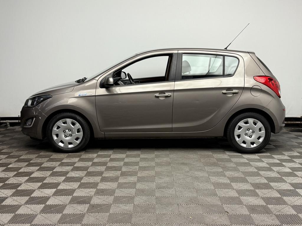 Hyundai i20 1.2i i-Motion 5-drs Airco NL Auto (bj 2012), Auto's, Euro 5, Gebruikt, 4 cilinders, Met garantie (alle)