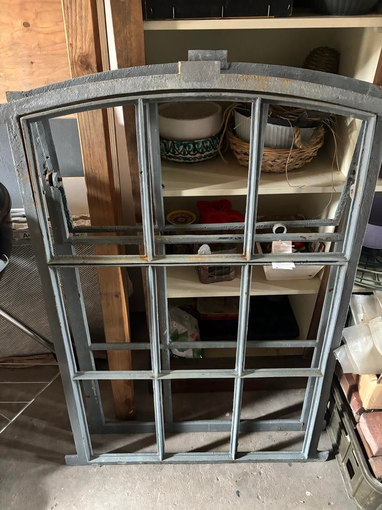 Twee authentieke stalramen zonder glas, Doe-het-zelf en Verbouw, Glas en Ramen, Ophalen, Gevelraam of Ruit, Gebruikt, 80 tot 120 cm