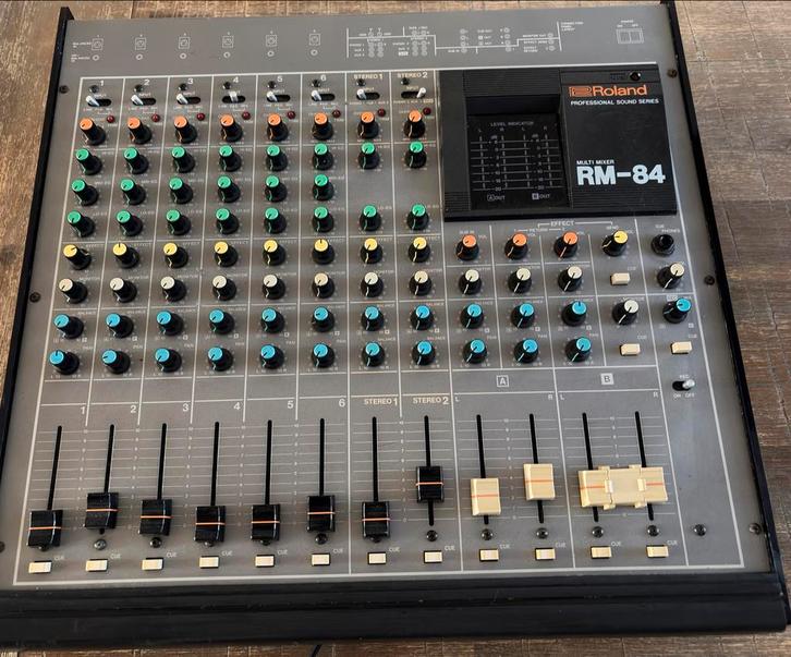 Roland RM-84 Multi Mixer, Muziek en Instrumenten, Mengpanelen, Gebruikt, 5 tot 10 kanalen, Microfooningang, Ophalen