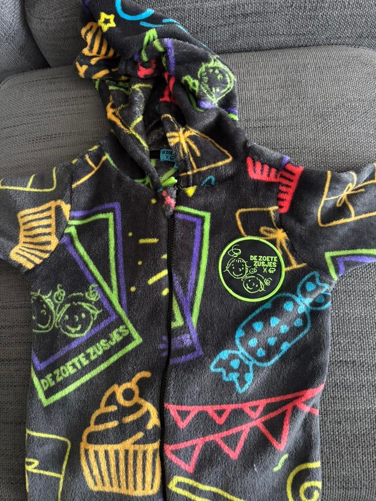 De Zoete Zusjes onesie maat 98-104, Kinderen en Baby's, Ophalen of Verzenden, Gebruikt, Jongen of Meisje