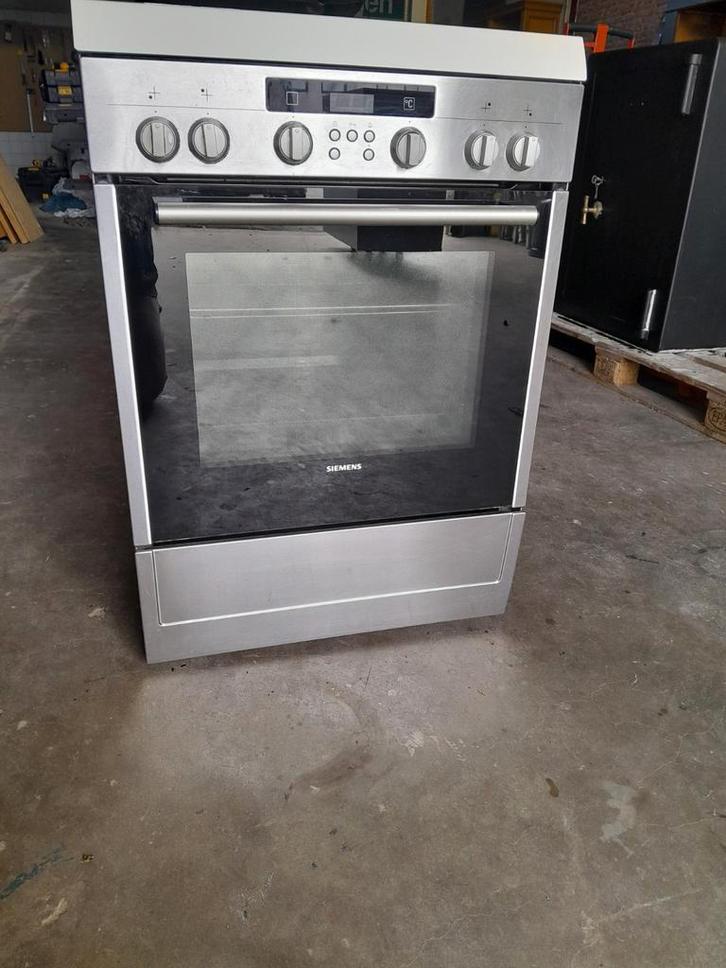 Siemens gasfornuis., Witgoed en Apparatuur, Fornuizen, Zo goed als nieuw, Vrijstaand, Gas, 4 kookzones, 85 tot 90 cm, Hete lucht