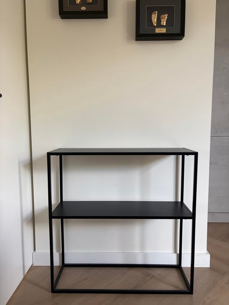 Zwarte metalen sidetable - Zo goed als nieuw, Huis en Inrichting, Tafels | Sidetables, Ophalen of Verzenden, Zo goed als nieuw