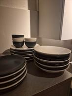 Hema serviesset - Zwart/wit, Ophalen, Keramiek, Zo goed als nieuw, Effen