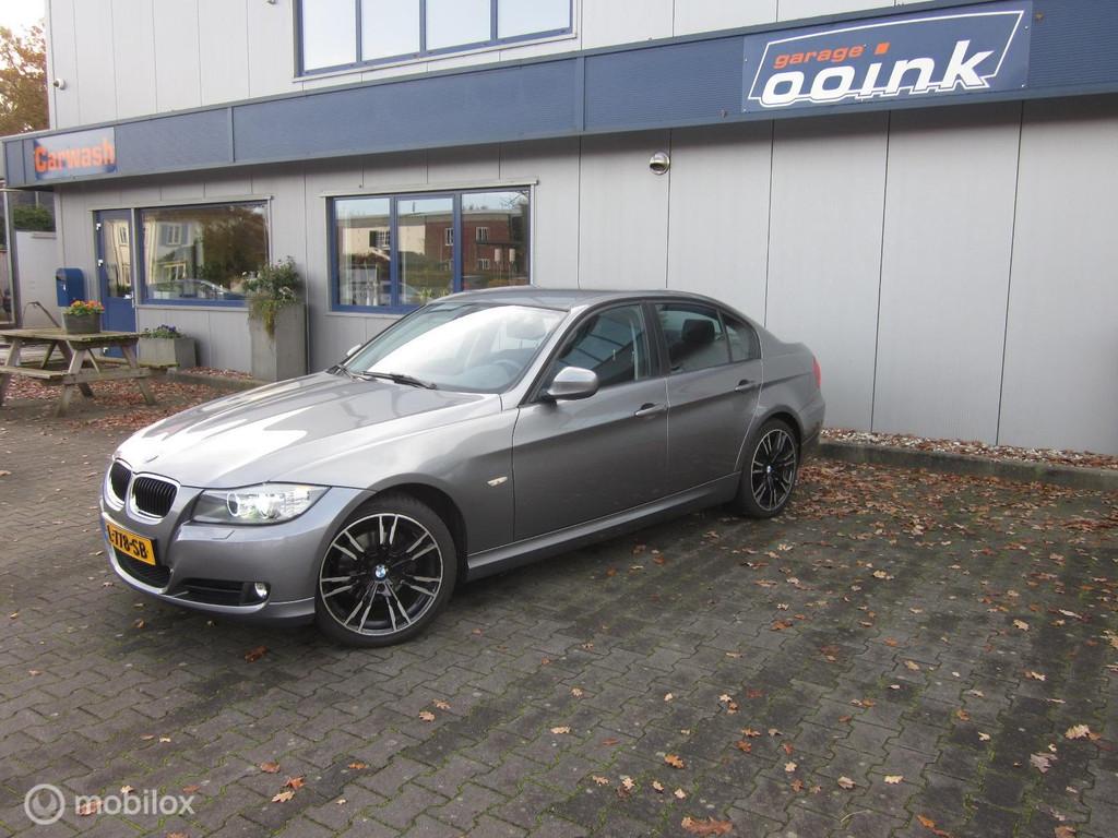 BMW 3-serie 318i Business Line, Auto's, Automaat, Euro 5, Zwart, 1365 kg