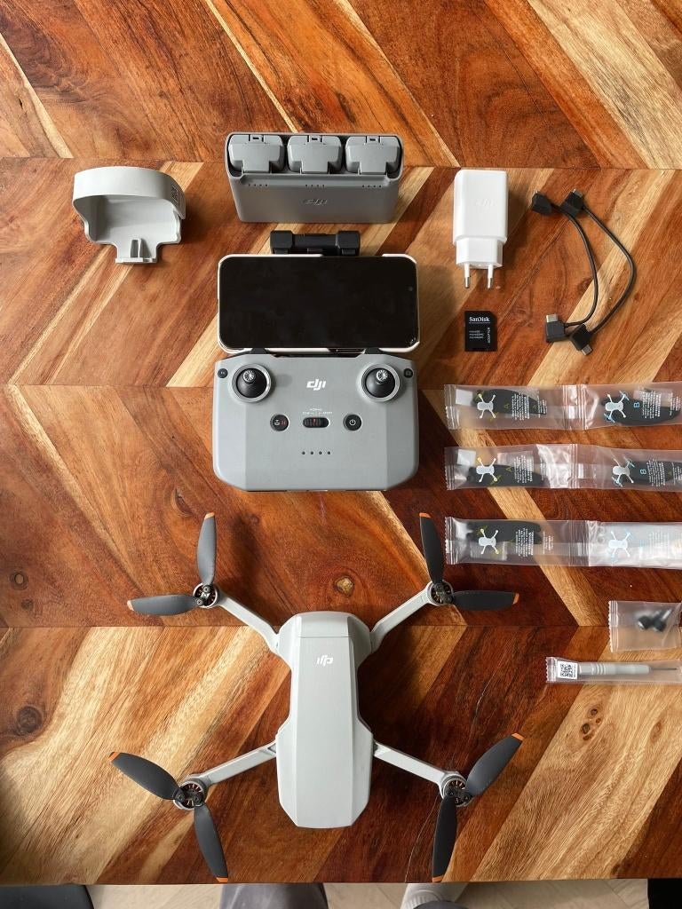 DJI Mini 2 Fly more combo, Ophalen, Gebruikt, 30 tot 45 minuten, Cameradrone