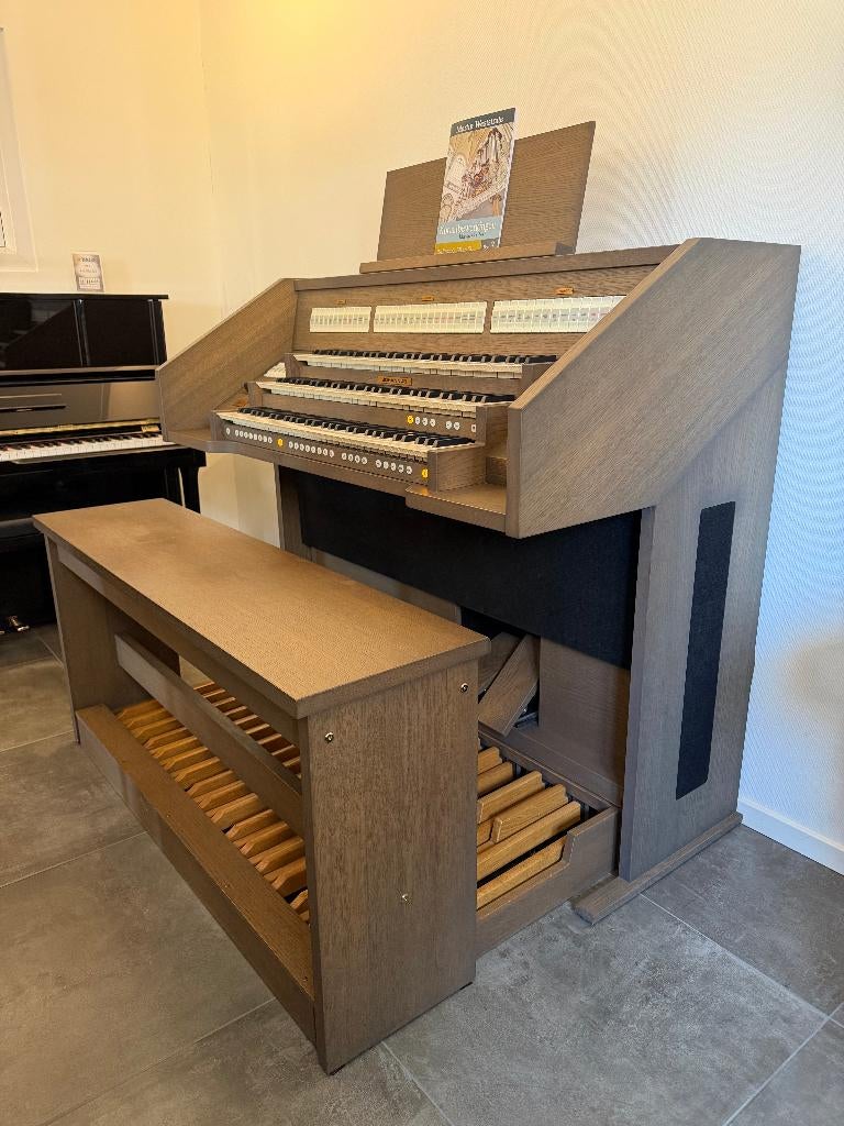 Johannus Opus 350, Ophalen of Verzenden, Zo goed als nieuw, 3 klavieren, Orgel