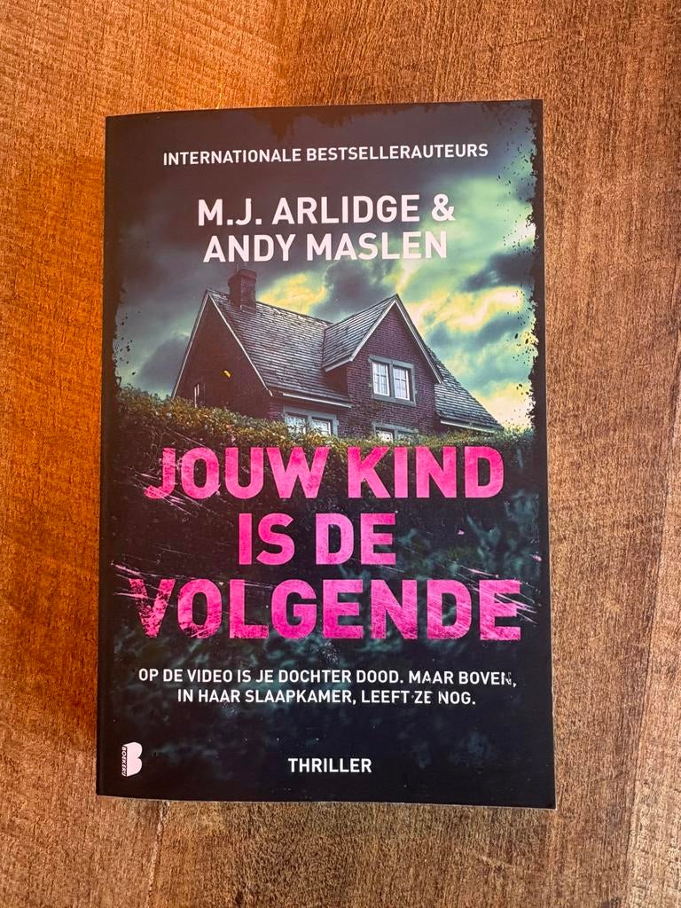 M.J. Arlidge - Jouw kind is de volgende, Boeken, Ophalen of Verzenden, Zo goed als nieuw