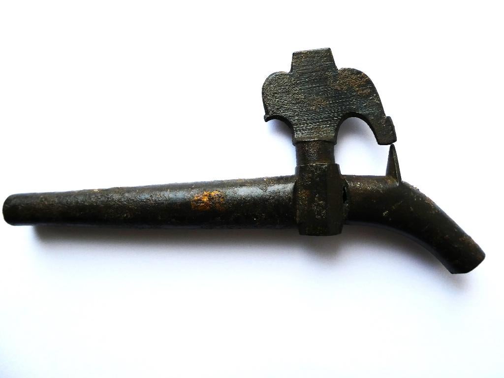 Bronzen tapkraantje bodemvondst kraan kraantje brons, Antiek en Kunst, Ophalen of Verzenden