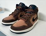 Air Jordan 1 Mid Earthy Brown, Kleding | Heren, Schoenen, Bruin, Nieuw, Ophalen of Verzenden, Sneakers of Gympen