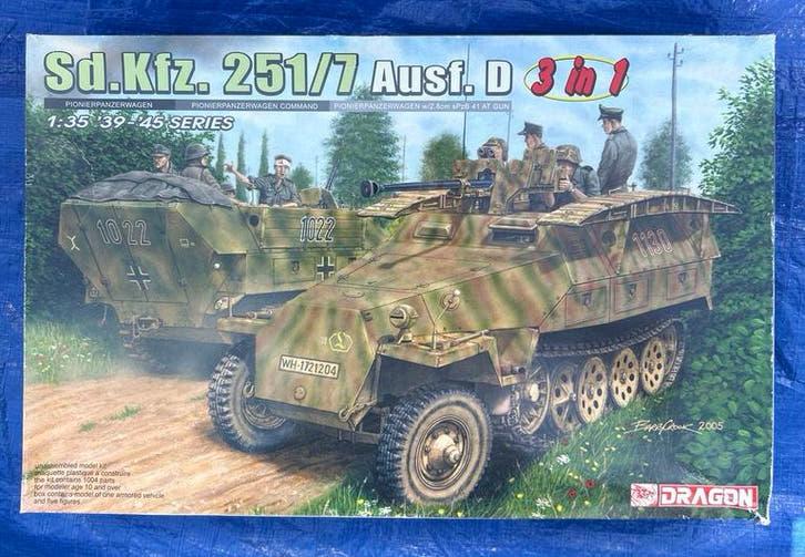 Dragon Sd.Kfz. 251/7 Ausf. D 3 in 1 Modelbouwkit, Verzamelen, Militaria | Tweede Wereldoorlog, Ophalen of Verzenden, Landmacht