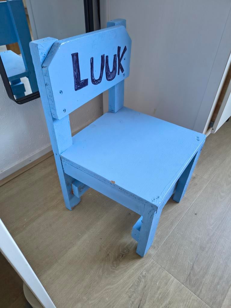Gratis zelfgemaakt kinderstoeltje 'Luuk', Ophalen, Gebruikt, Overige typen