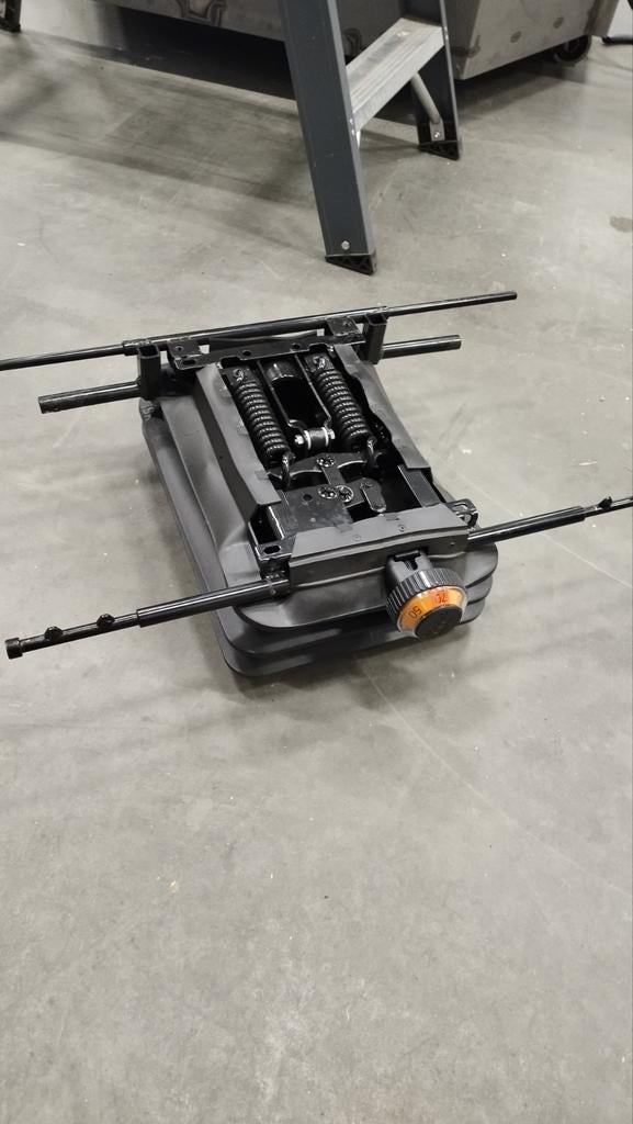 ISRI Stoel Onderstel Mechanisch Geveerd met Geleider, Ophalen, Zwart, Zo goed als nieuw, Eén