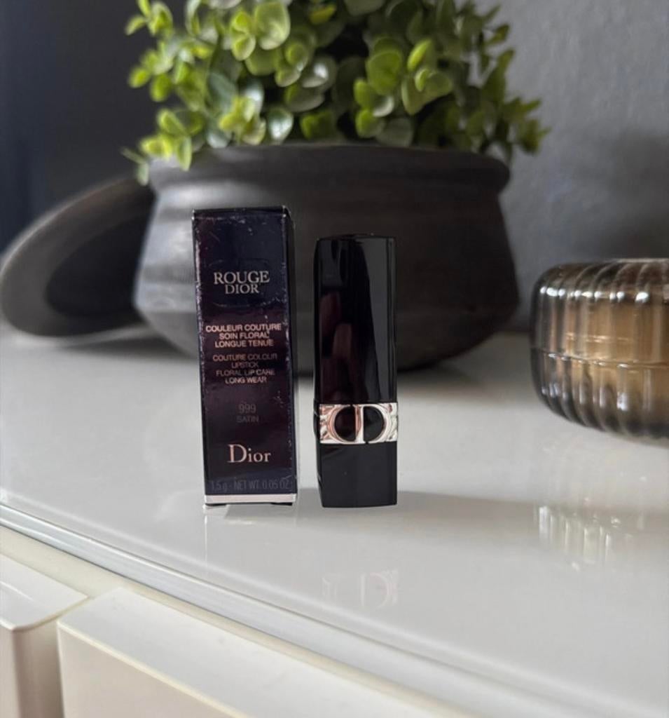 Dior Rouge 999 mini lipstick, Sieraden, Tassen en Uiterlijk, Uiterlijk | Cosmetica en Make-up, Lippen, Nieuw, Ophalen of Verzenden