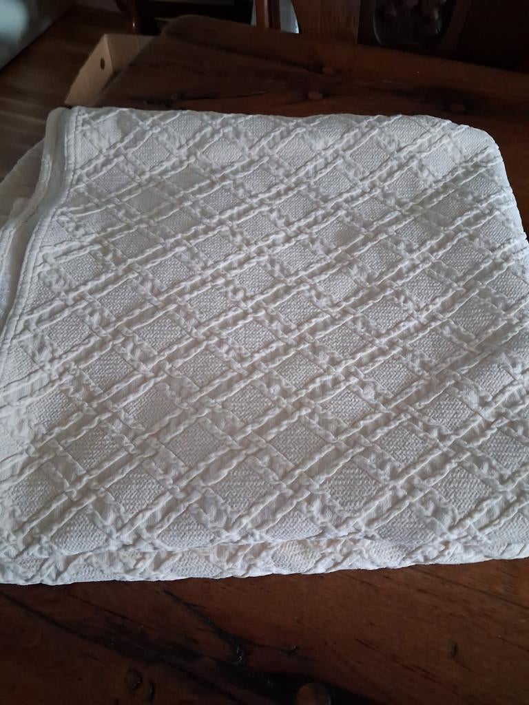 Een bed sprei of tafel kleed., Ophalen of Verzenden, Zo goed als nieuw