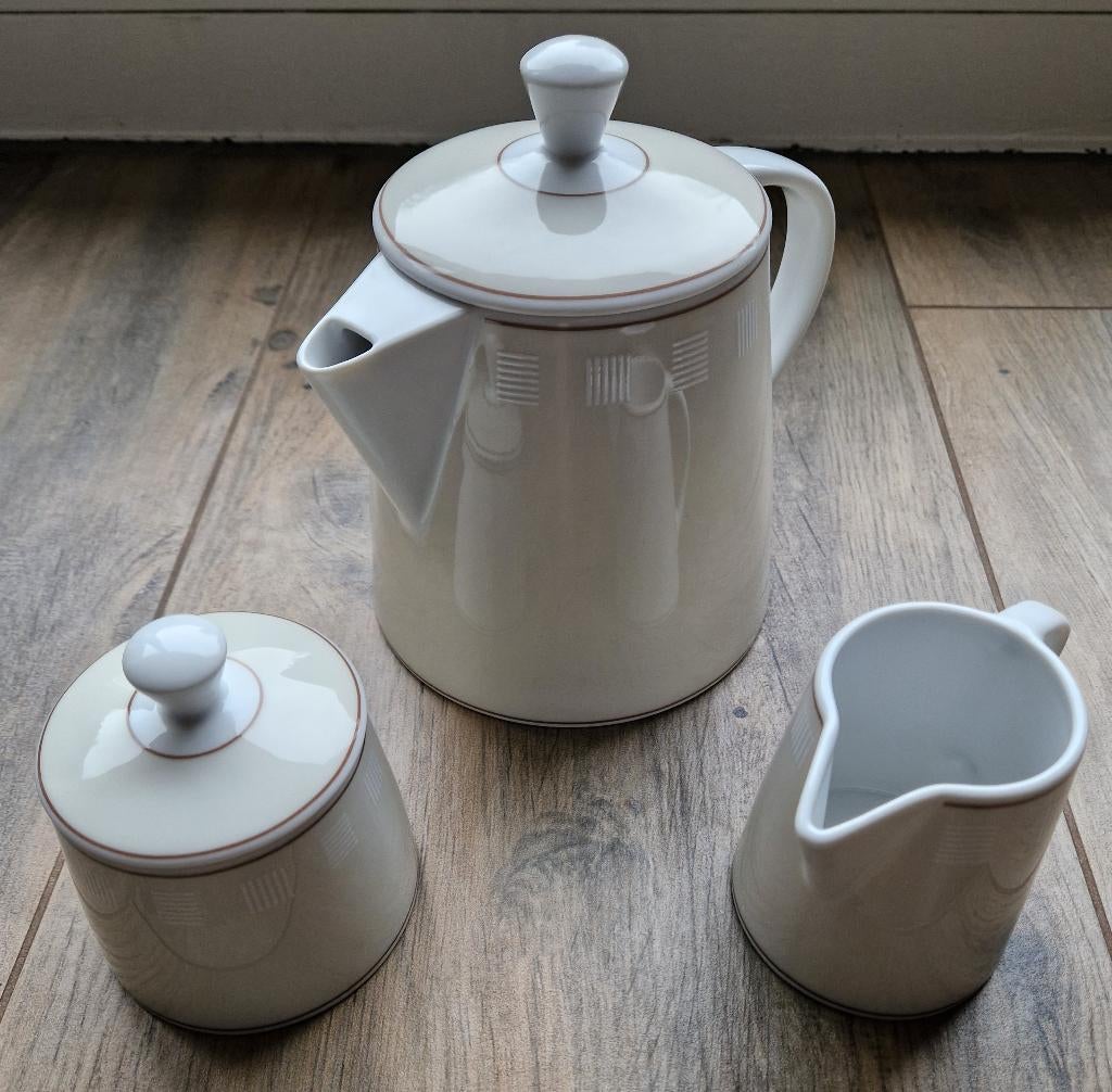 Art & Design Sahara Koffie/Theepot, melkkan en suikerpotje, Huis en Inrichting, Nieuw, Ophalen of Verzenden, Overige stijlen, Porselein