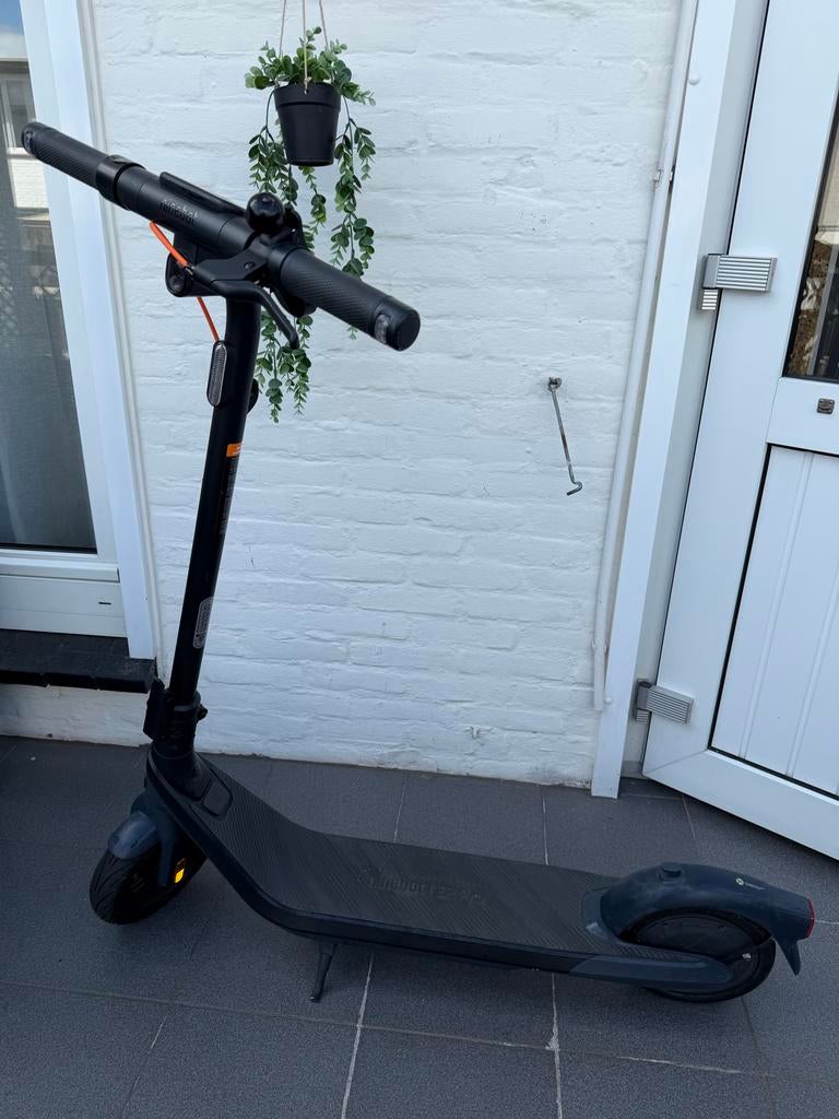 Ninebot E2 Pro Elektrische Step - Zo goed als nieuw, Ophalen of Verzenden, Zo goed als nieuw, Elektrische step (E-scooter)