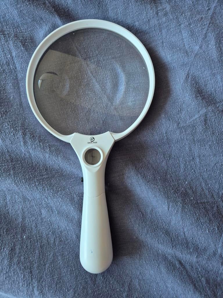 Vergrootglas met verlichting, Ophalen of Verzenden, Vergrootglas of Loep