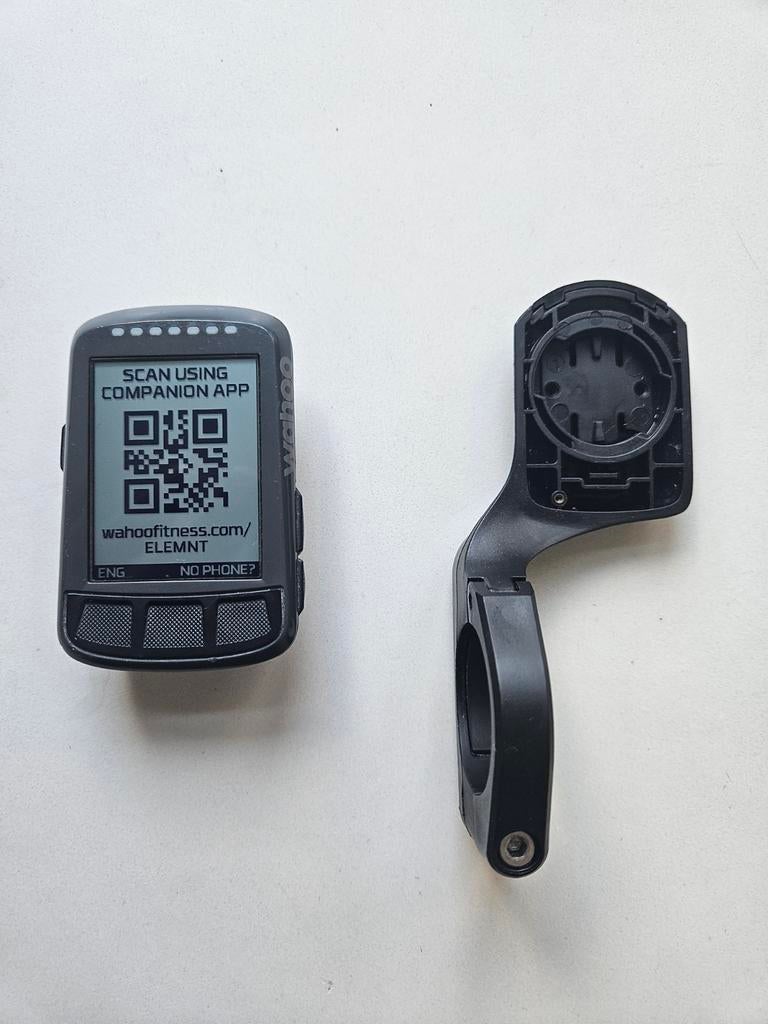 Wahoo Elemnt Bolt v1 gps fietscomputer met houder, Fietsen en Brommers, Fietsaccessoires | Fietscomputers, Ophalen of Verzenden
